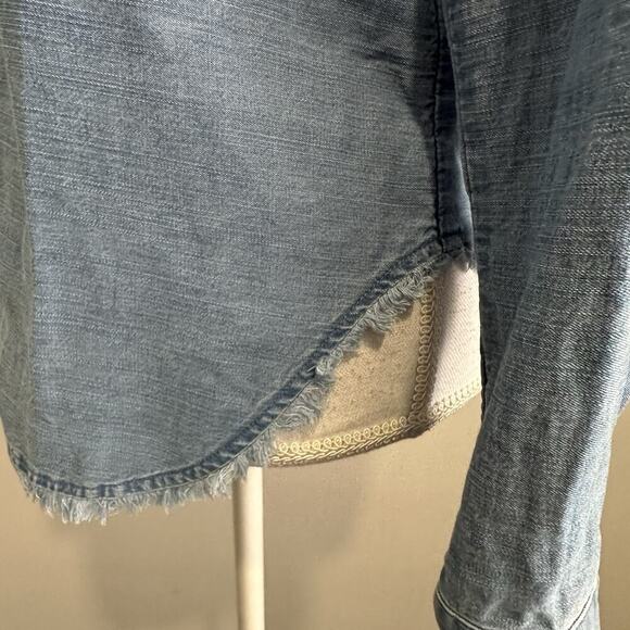 Cloth & Stone Womens Button Up Chambray Shirt Size XS Anthropologie Western - Picture 5 of 6